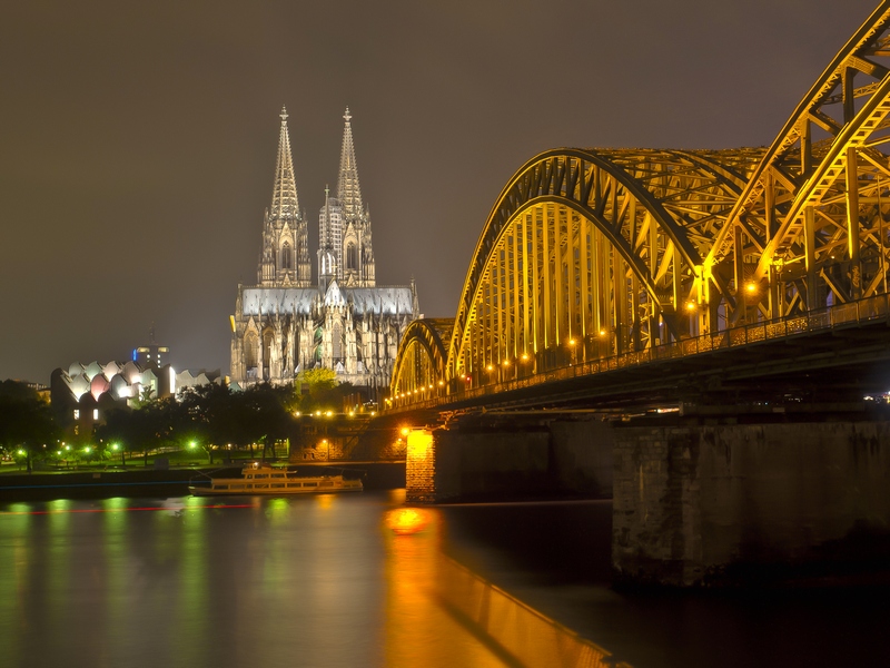Kölner Dom mit Hohenzollernbrücke